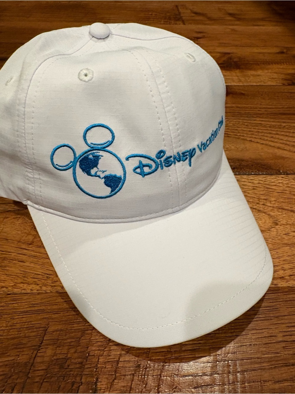Disney White Disney Vacation Club NWT, small spot